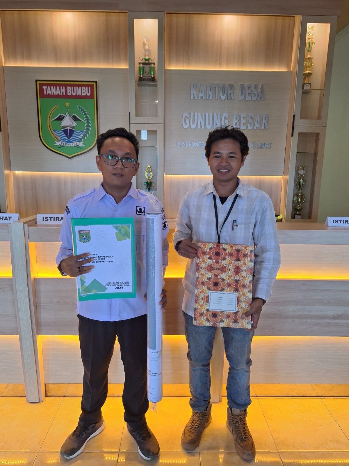 PT Aglonema Delta Yogyakarta menyerahkan produk akhir Pilar Batas Desa Gunung Besar