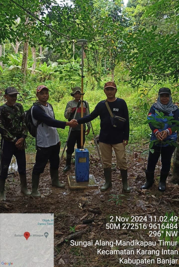 Pemasangan Pilar Batas Desa Sungai Alang-Mandikapau Timur Berjalan Lancar