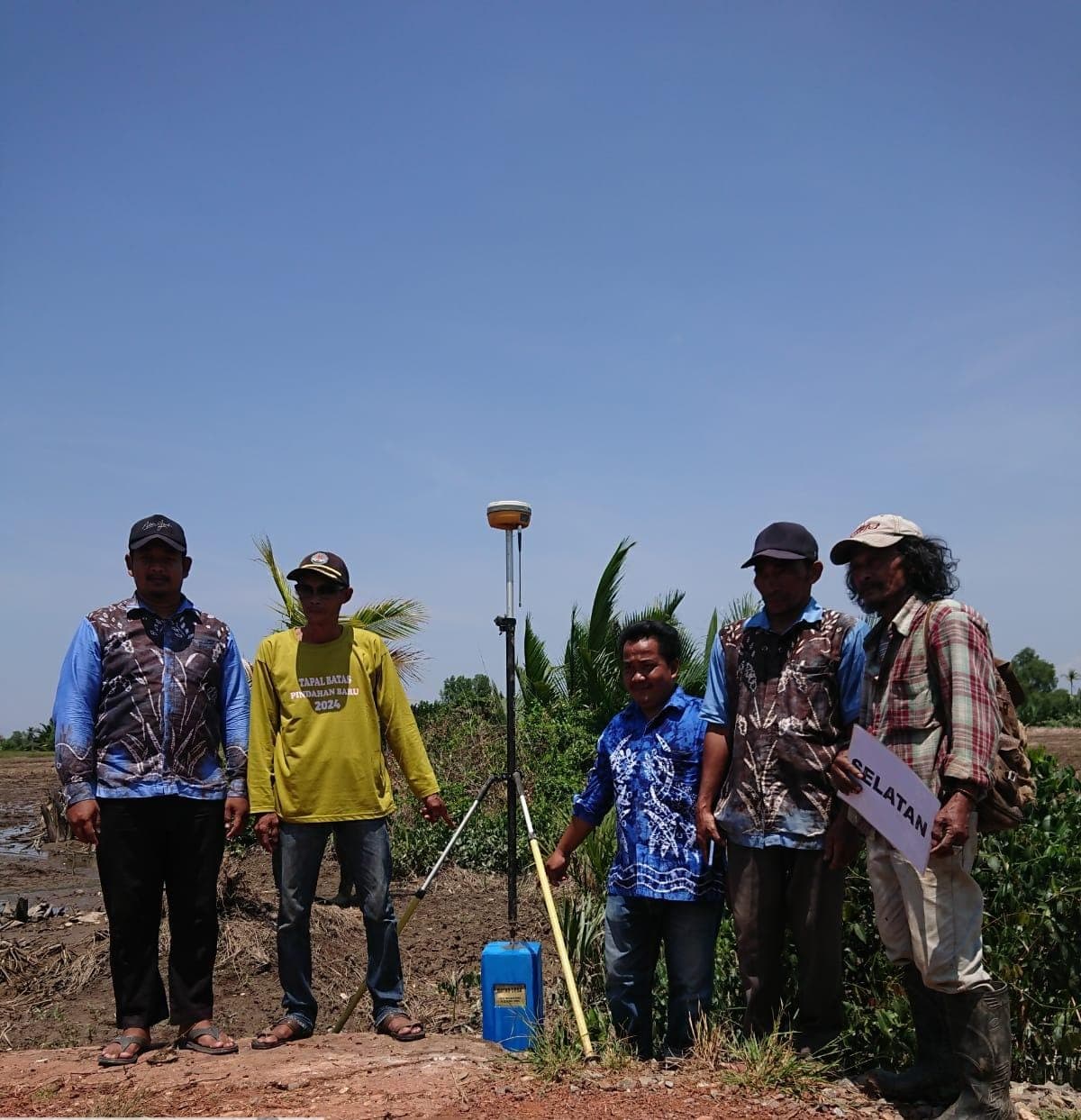 Pemasangan Pilar Batas Desa di Kecamatan Beruntung Baru Perkuat Identitas Wilayah