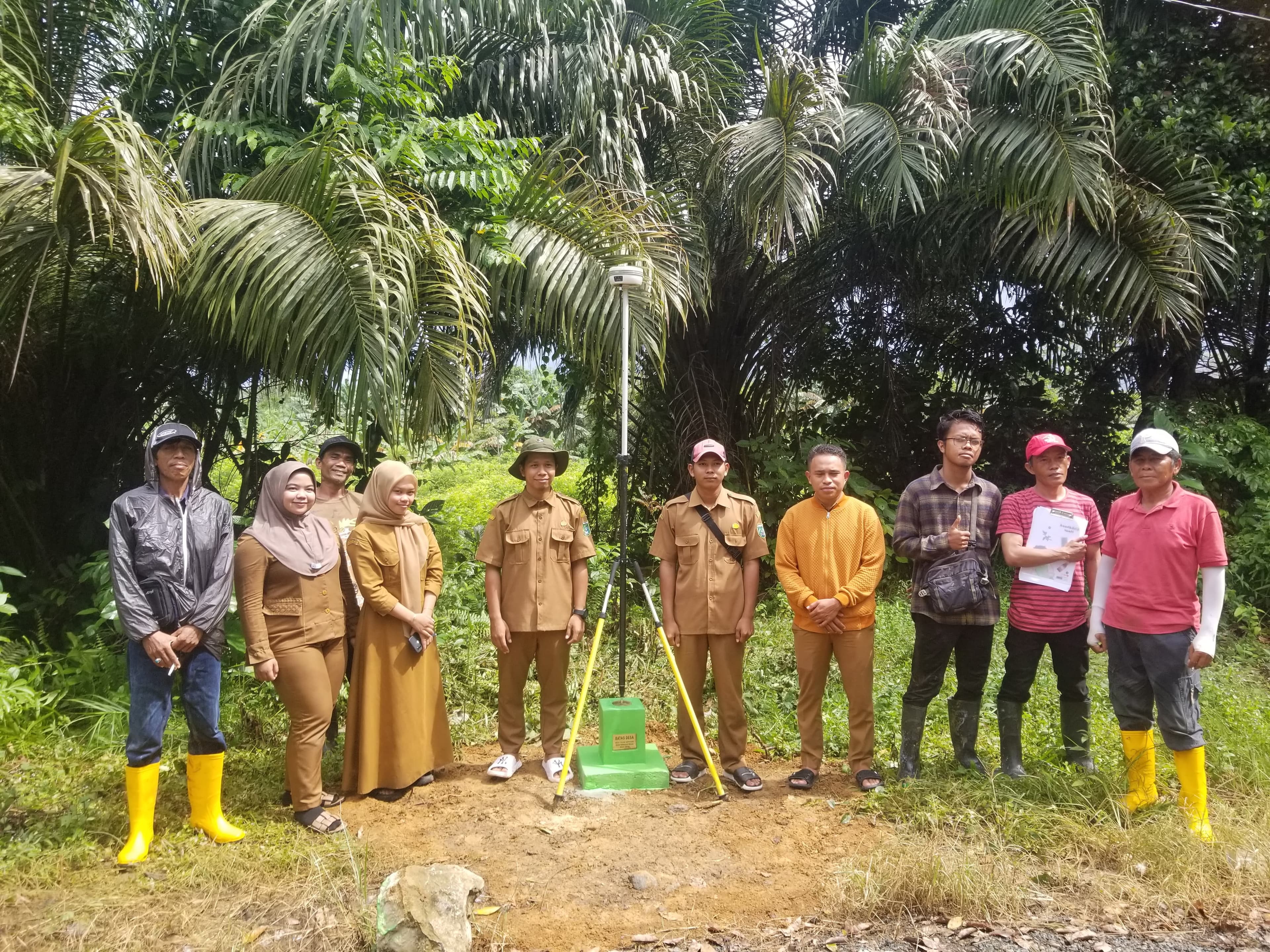 Aglonema Delta melakukan penetapan Pilar Batas Desa di Desa Teluk Kepayang